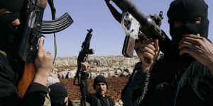1672228_3_5852_des-rebelles-syriens-a-un-point-de-controle_9c9783d054003d4b18119e85b9db00c7